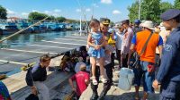 Antisipasi Arus Balik Mudik Kedua Polres Probolinggo Kota Siagakan Personel di Pelabuhan Tanjung Tembaga.